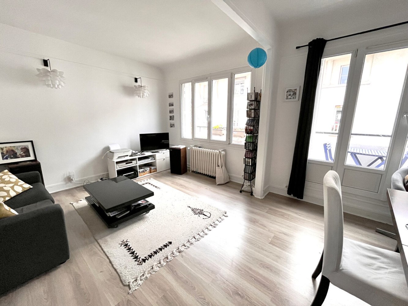 Apartamento de 2 dormitorios en Asnieres-sur-Seine, France No. 169386