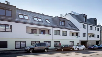  مرآب في Liesing, Austria رقم 131103