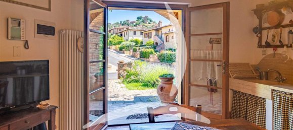 2 bedrooms Apartment in Pienza, Italy No. 1529 11