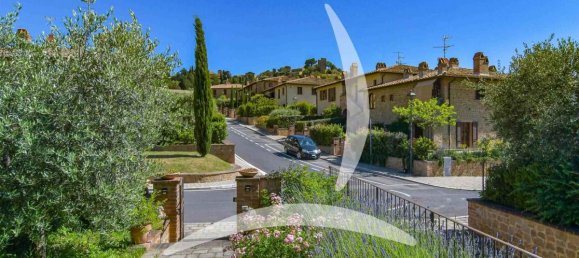 2 bedrooms Apartment in Pienza, Italy No. 1529 3