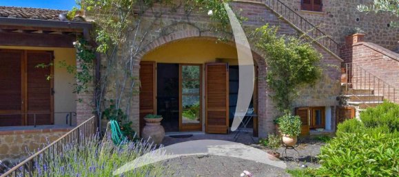 2 bedrooms Apartment in Pienza, Italy No. 1529 10