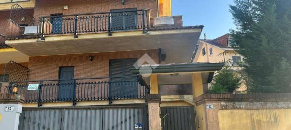 3 bedrooms House in Frosinone, Italy No. 155104 16