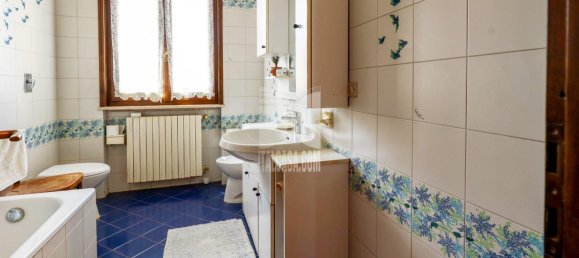 Дом с 6 спальнями в Порто Мантовано, Италия № 378523 26