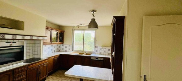 3 Schlafzimmer Haus in Montaigu-Vendee, France, Nr. 357854 5