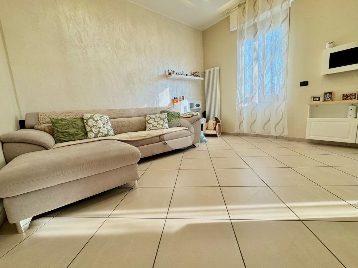 4 rooms Apartment in Monza, Italy No. 232357