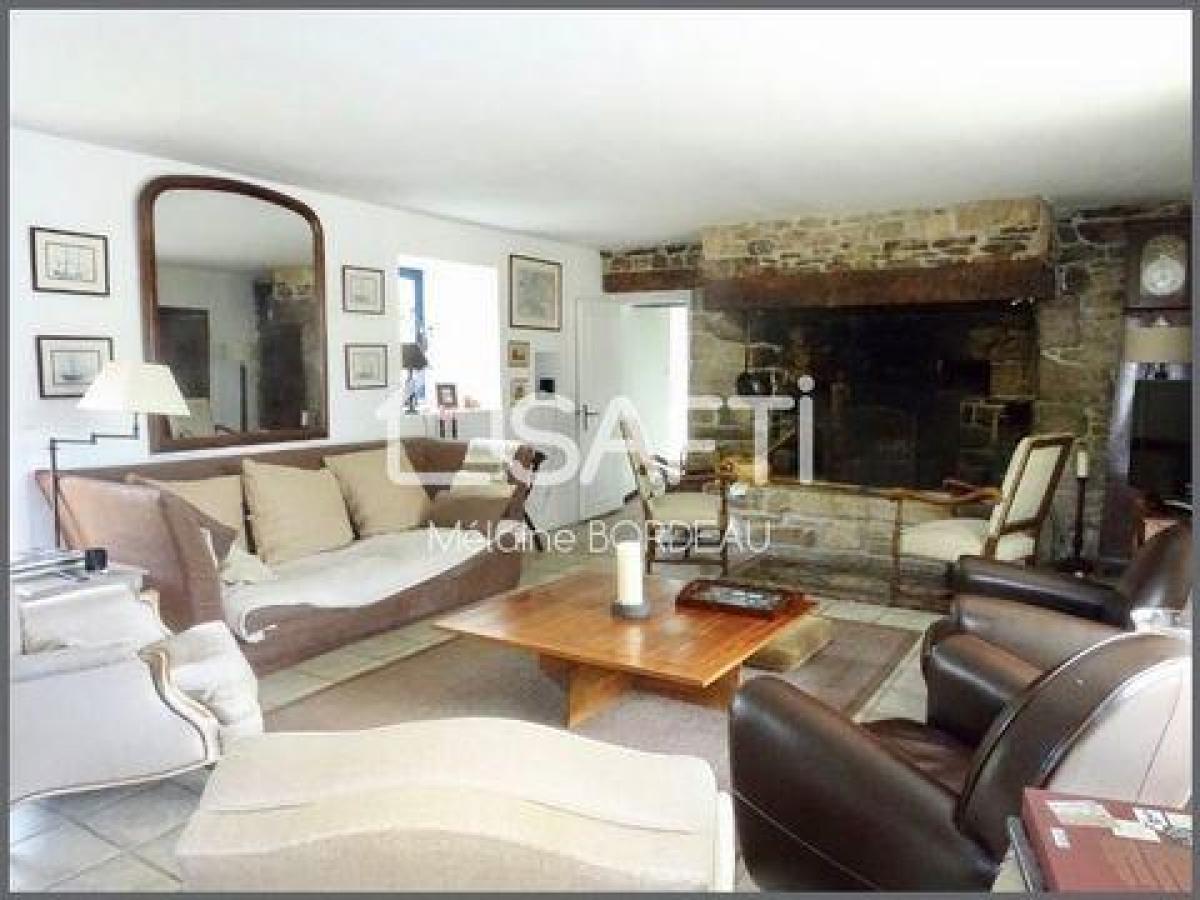 6 bedrooms House in Pluvigner, France No. 5263