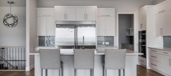 4 bedrooms House in British Columbia, Canada No. 1174 5