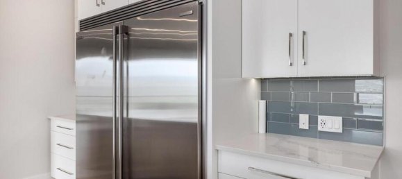 4 bedrooms House in British Columbia, Canada No. 1174 7