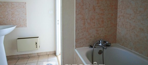 Edificio de 3 dormitorios en Gemozac, France No. 277482 12