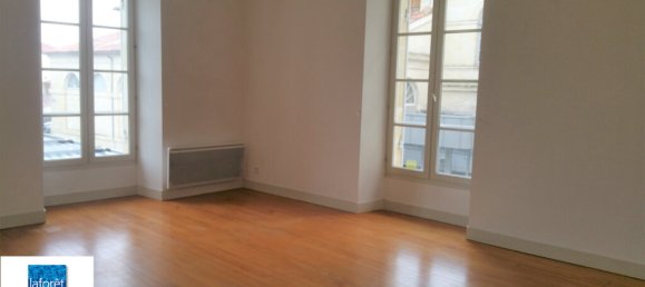 Edificio de 3 dormitorios en Gemozac, France No. 277482 3