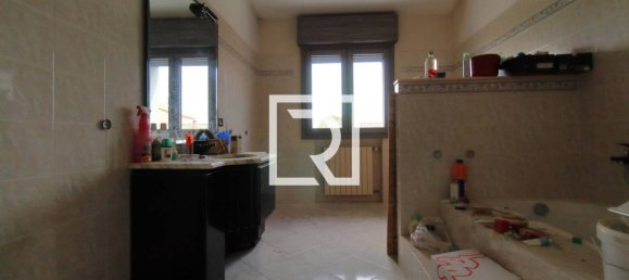4 bedrooms Villa in Ravenna, Italy No. 75595 8