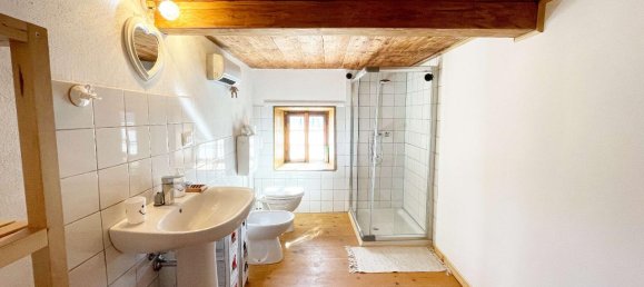 Casa de 8 habitaciónes en San Giacomo Filippo, Italy No. 230491 25