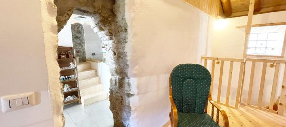 Casa de 8 habitaciónes en San Giacomo Filippo, Italy No. 230491 16