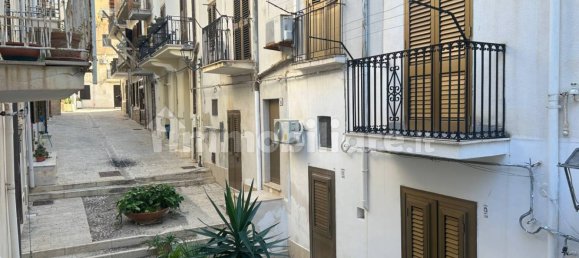 3 Schlafzimmer Haus in Castellammare del Golfo, Italy, Nr. 102987 12