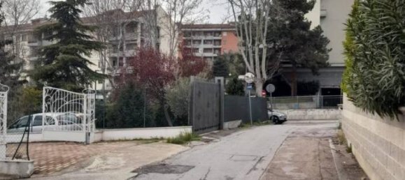 4-salle Appartement à Pescara, Italy No. 42048 5