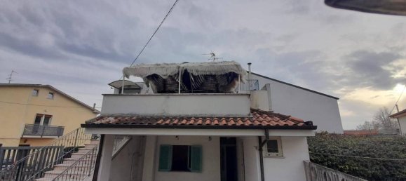 4-salle Appartement à Pescara, Italy No. 42048 3