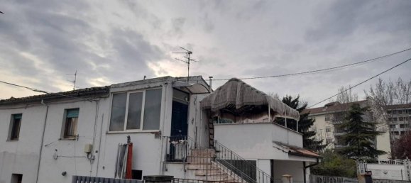 4-salle Appartement à Pescara, Italy No. 42048 2