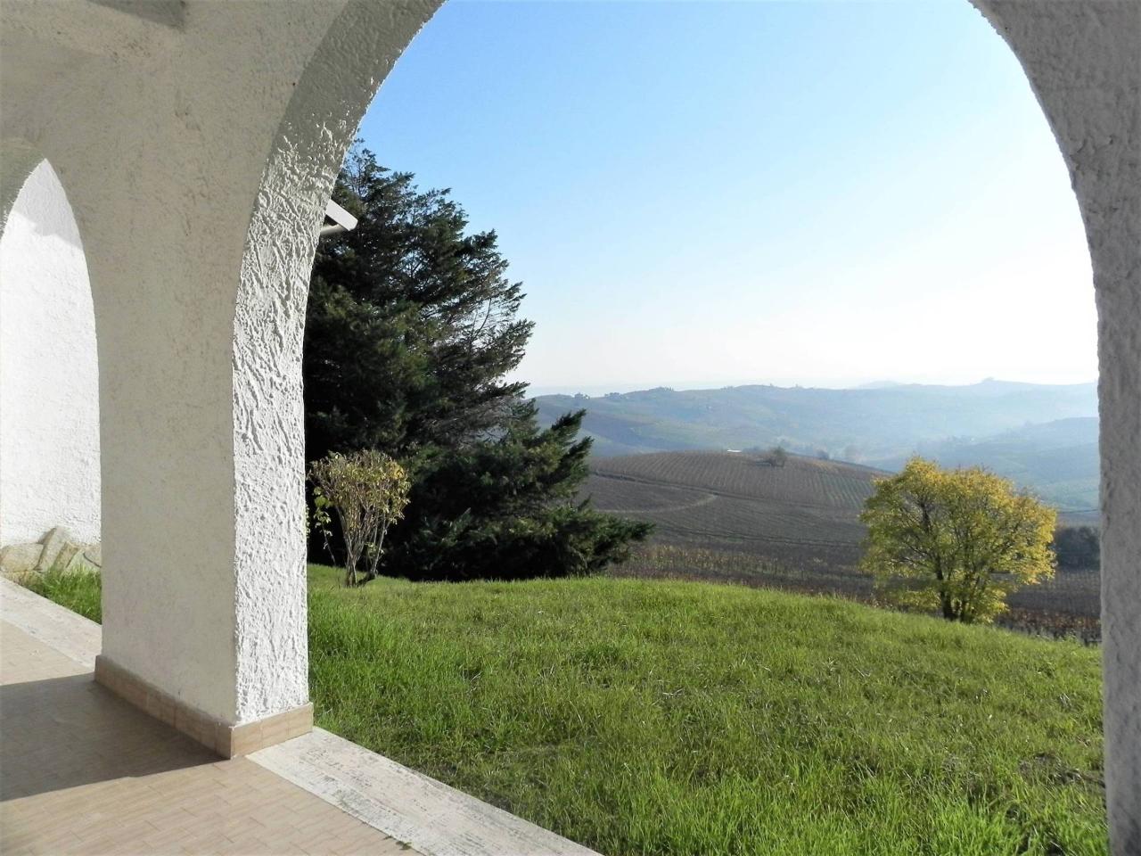 5 rooms Villa in Alice Bel Colle, Italy No. 164192