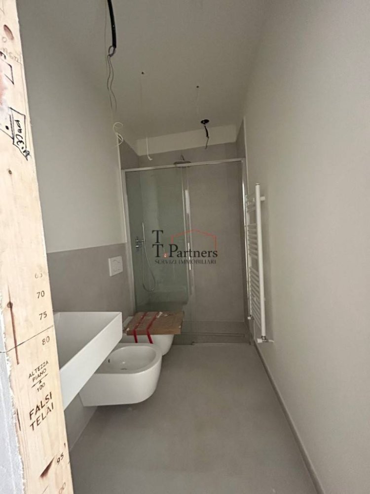 2 bedrooms Apartment in Florence, Italy No. 296531