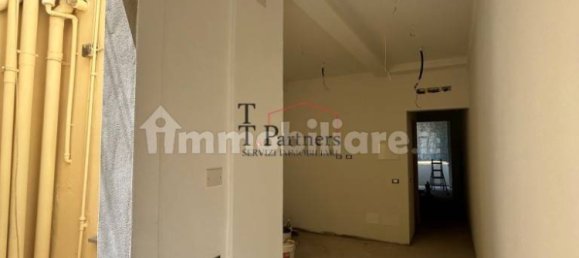 2 bedrooms Apartment in Florence, Italy No. 296531 4