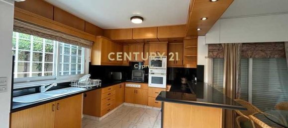 5 bedrooms Villa in Limassol, Cyprus No. 7638 4