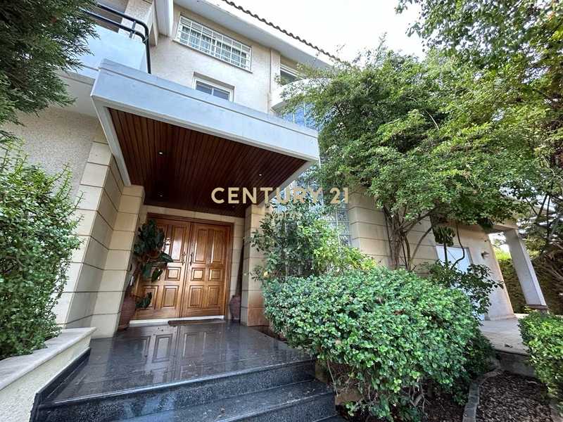 5 bedrooms Villa in Limassol, Cyprus No. 7638