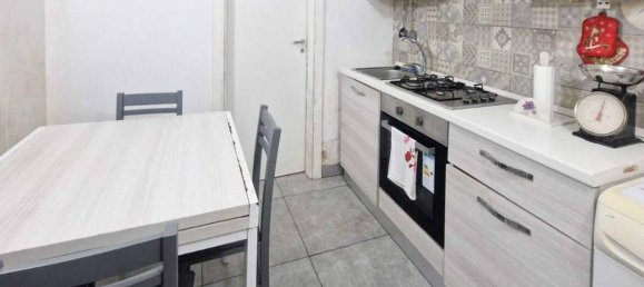 2 rooms Apartment in Naples, Italy No. 36355 6