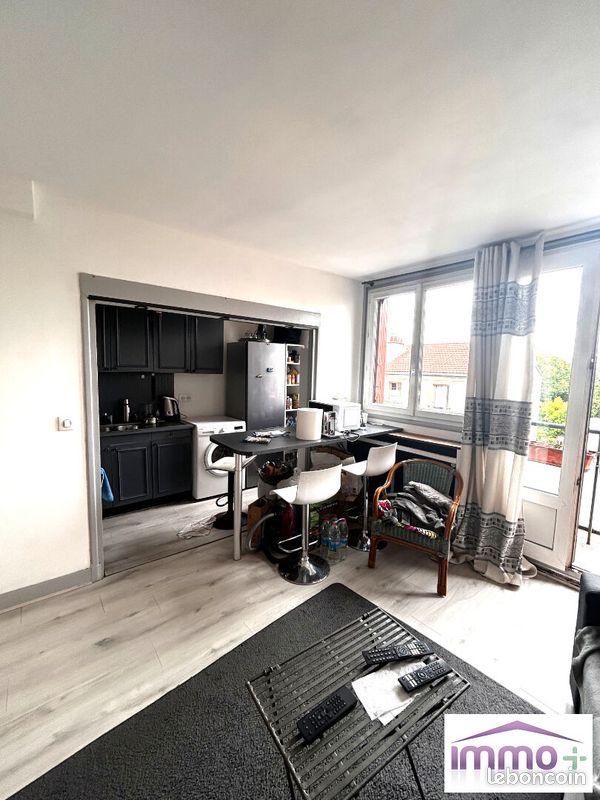 Apartamento de 2 dormitorios en Pantin, France No. 333365