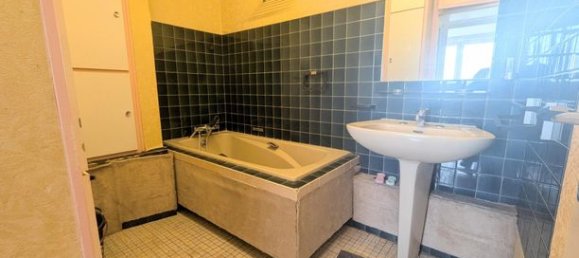 3 bedrooms Apartment in Sotteville-les-Rouen, France No. 354886 6