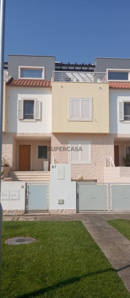 Casa de 3 dormitorios en Alcochete, Portugal No. 282948