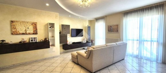 Квартира с 3 комнатами в Фоджа, Италия № 268095 4