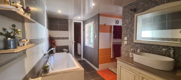 Casa de 3 dormitorios en Dreux, France No. 60419 5