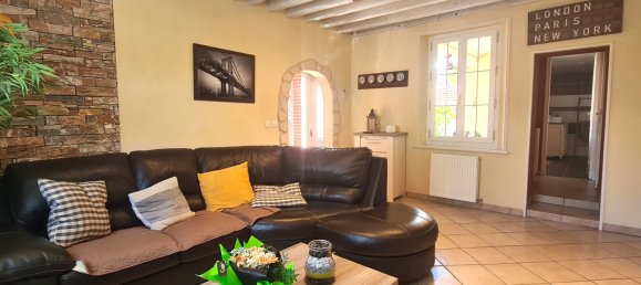 Casa de 3 dormitorios en Dreux, France No. 60419 2