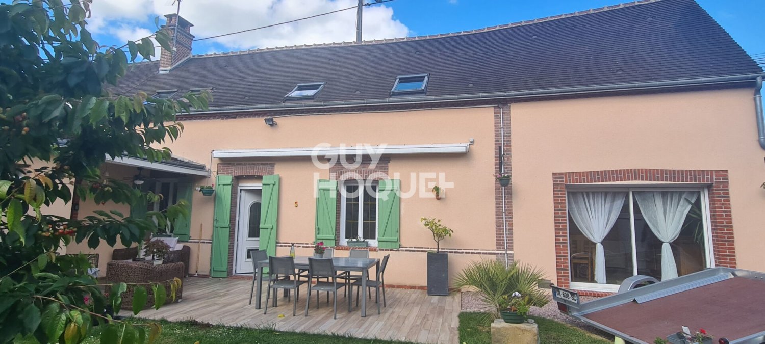 Casa de 3 dormitorios en Dreux, France No. 60419