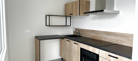 2 Schlafzimmer Wohnung in La Rochelle, France, Nr. 294040 3