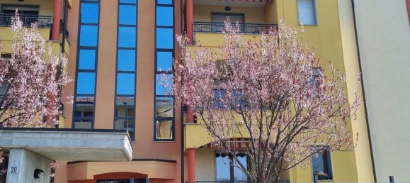 3 bedrooms Apartment in Trecate, Italy No. 344442 5