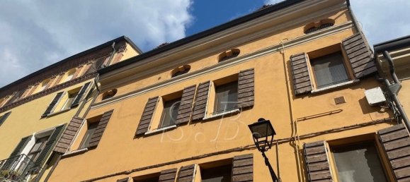 4 bedrooms Apartment in Mantua, Italy No. 362839 3