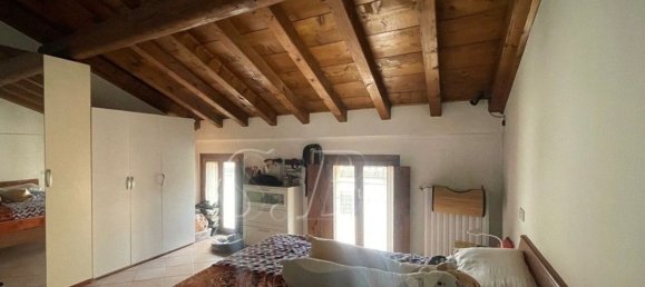 4 bedrooms Apartment in Mantua, Italy No. 362839 4