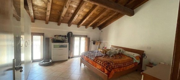 4 bedrooms Apartment in Mantua, Italy No. 362839 2