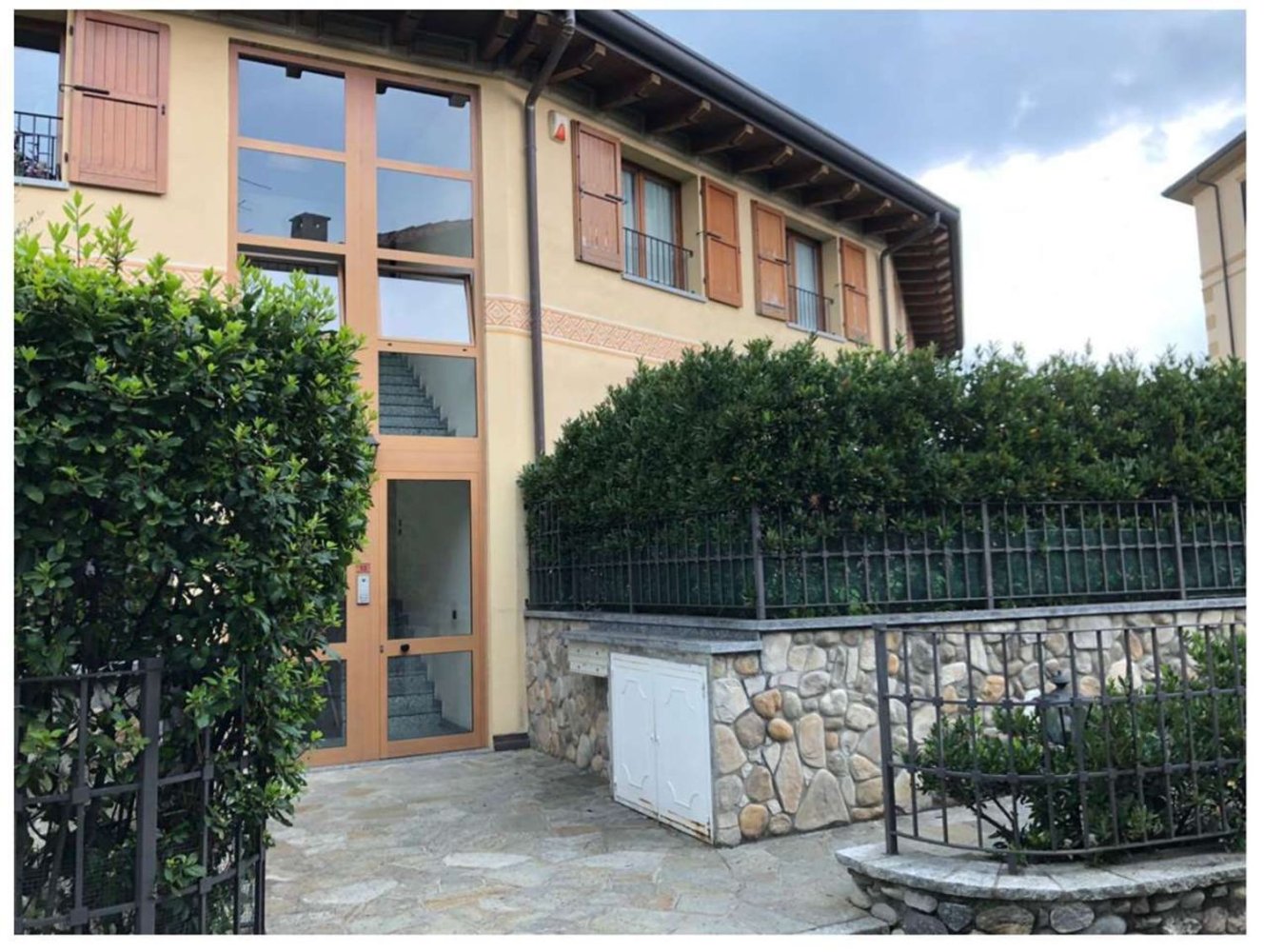 2 rooms Apartment in Como, Italy No. 6810