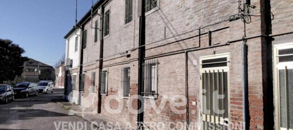 4 bedrooms Villa in Ferrara, Italy No. 379605 15