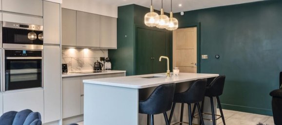 4 bedrooms Commercial property in Sutton, United Kingdom No. 13438 2