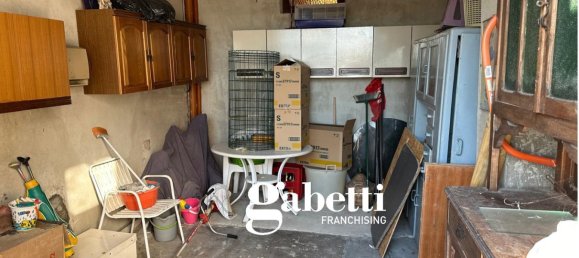 5 bedrooms House in Asti, Italy No. 289052 4