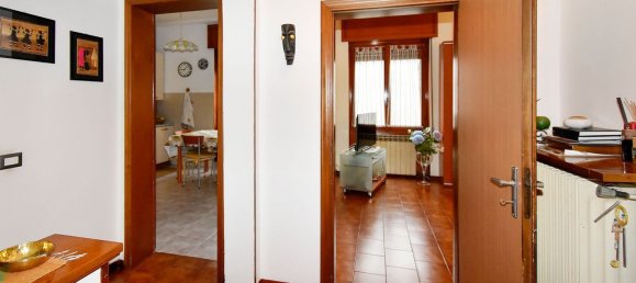 4-salle Villa à San Giuliano Milanese, Italy No. 19685 7