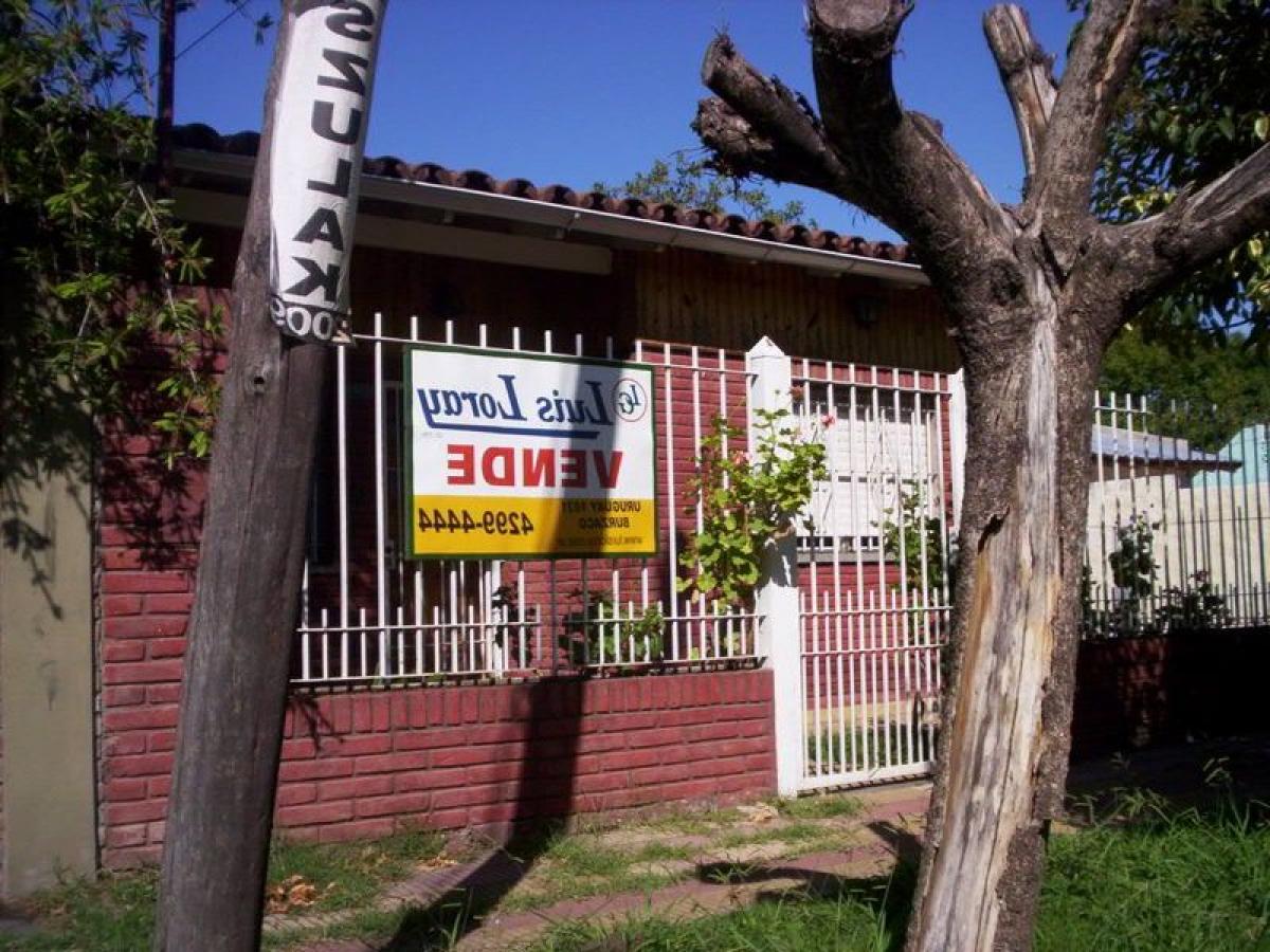 Casa de 2 dormitorios en Almirante Brown, Argentina No. 80495