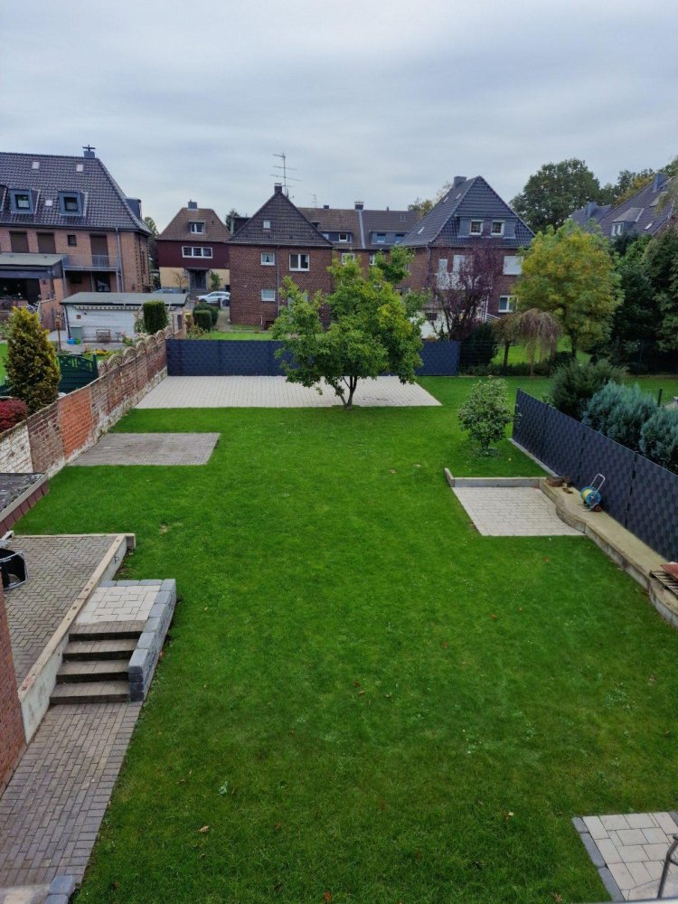 5 bedrooms Townhouse in Duisburg, Germany No. 290629