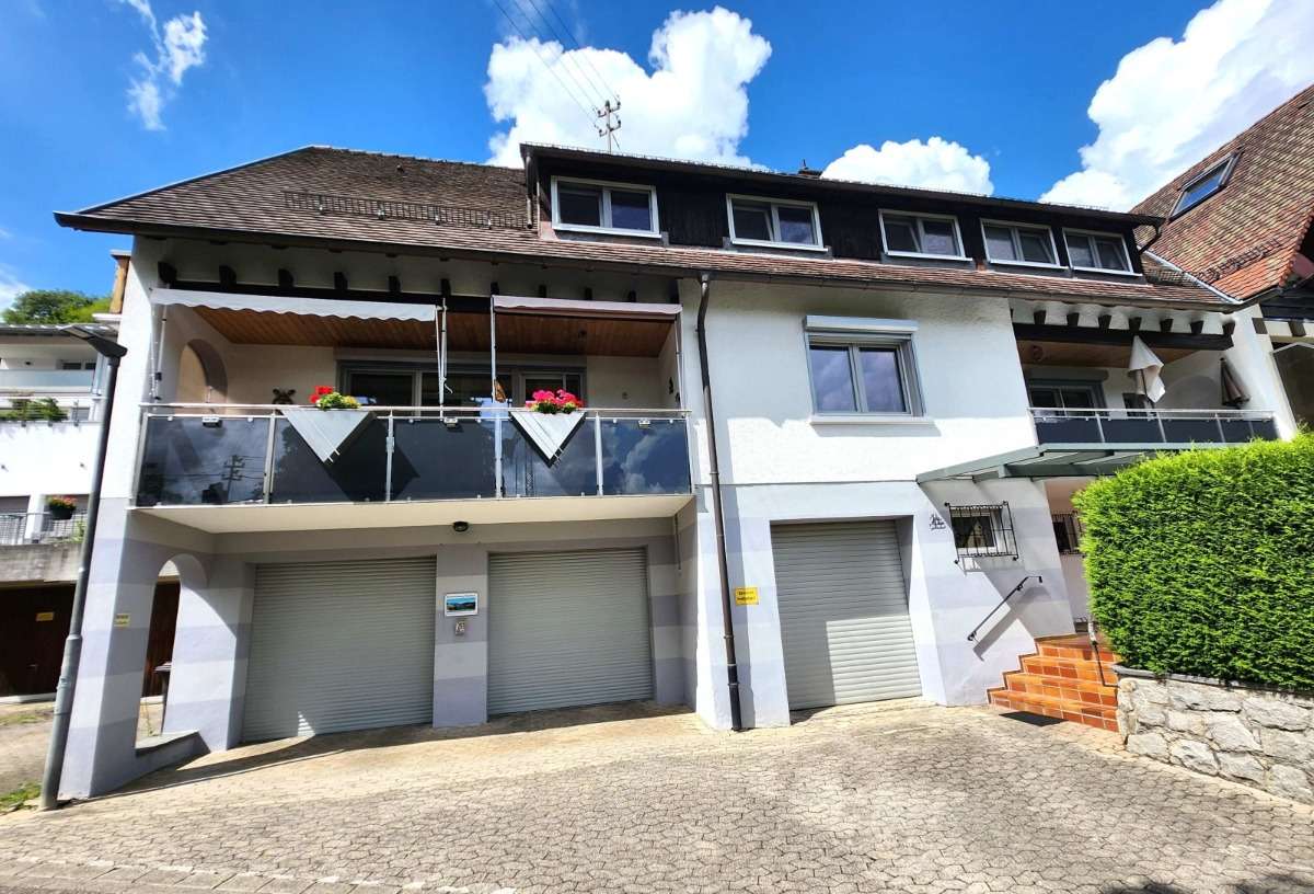 12 rooms Townhouse in Breisgau-Hochschwarzwald, Germany No. 262769