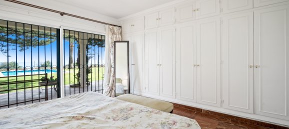 6 bedrooms Villa in Estepona, Spain No. 4643 15