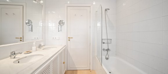 6 bedrooms Villa in Estepona, Spain No. 4643 22