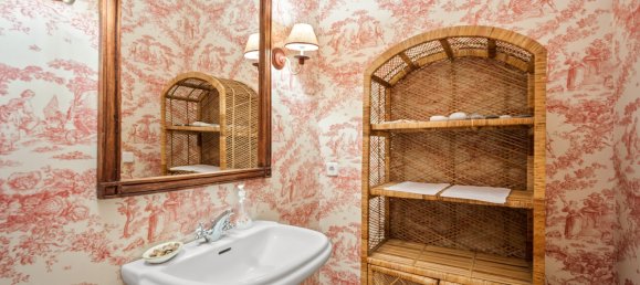 6 bedrooms Villa in Estepona, Spain No. 4643 6